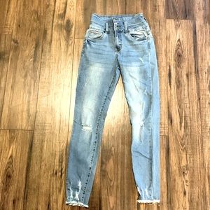 light wash ultra high rise rush up jeans